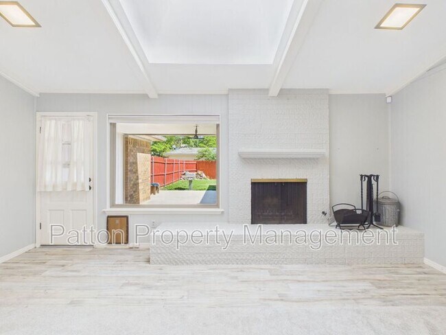 Building Photo - 6810 Montague Dr