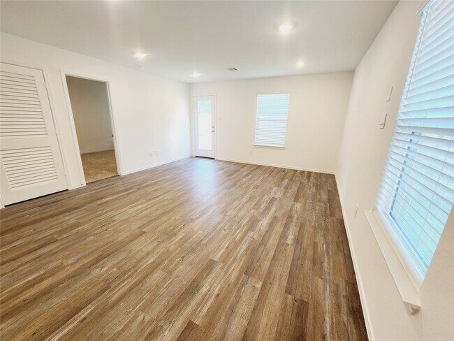 Building Photo - 6043 Canyon Dawn Dr