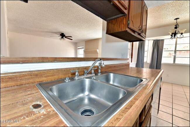 Building Photo - 3565 Breckenridge Dr