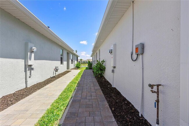 Building Photo - 17639 Wild Iris Ln