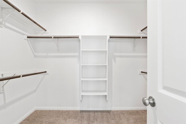 Building Photo - 400 Mante Ct