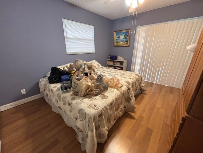 Building Photo - 596 Saxony M