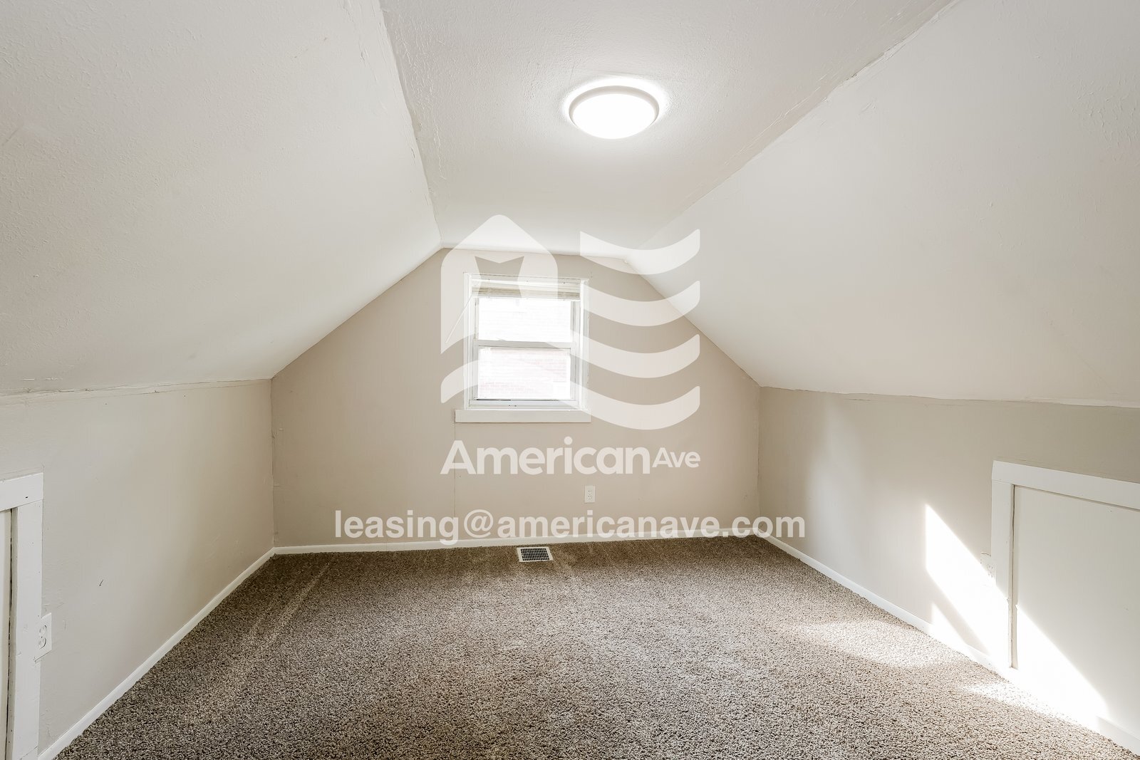 Building Photo - 3464 Robinet Dr