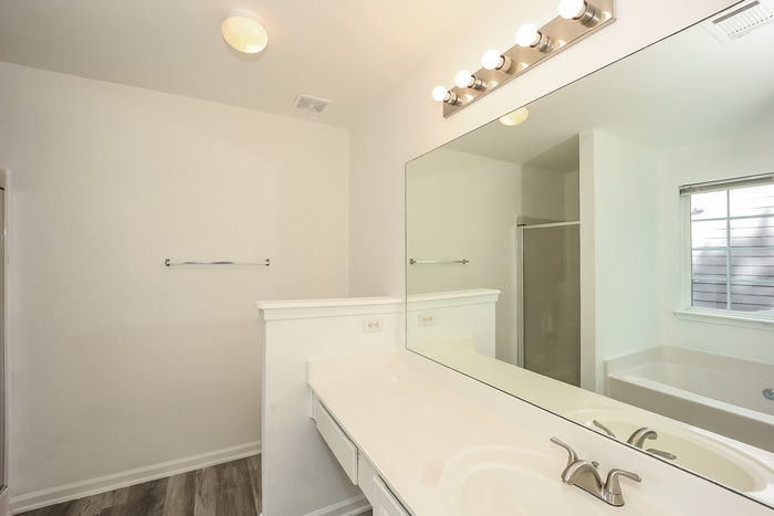 Building Photo - 4806 Enclave Dr