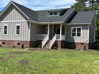 Building Photo - Stunning New Build 3 bedroom 2.5 Bath Home...