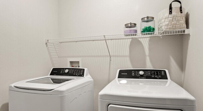 Building Photo - 2-Bed Luxury Living | 8 Weeks Free + Waived Fees!