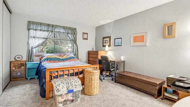 Building Photo - 13073 15th Ave NE