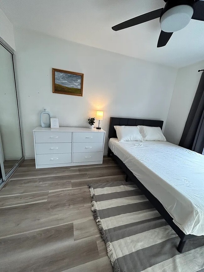 Building Photo - 3078 Broadway