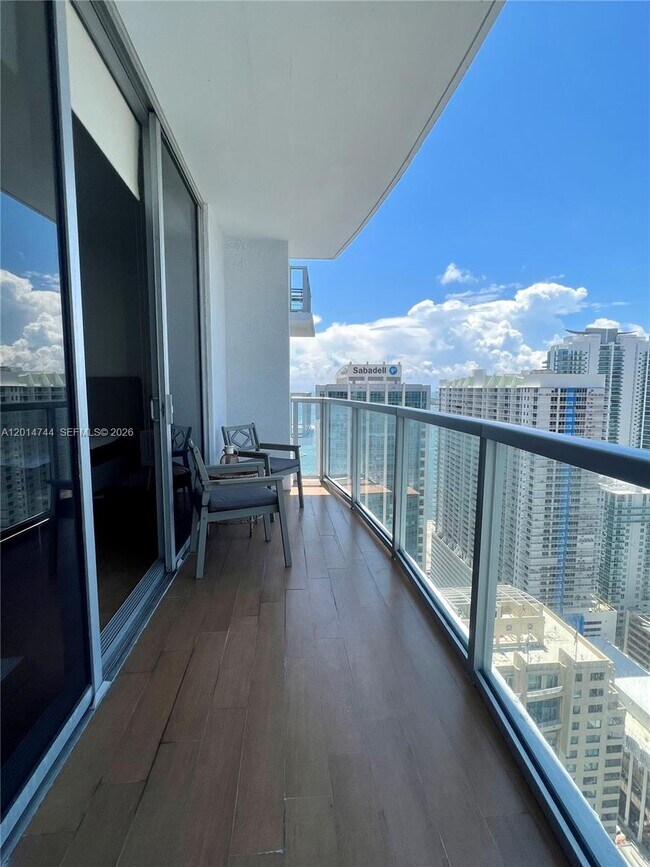 Building Photo - 1060 Brickell Ave