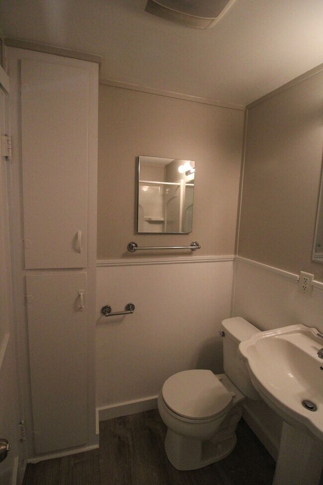 Building Photo - 48 East Main Street