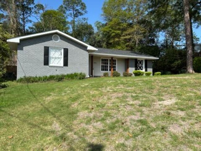 Building Photo - 3 bedroom 2 bath Mohina Woods