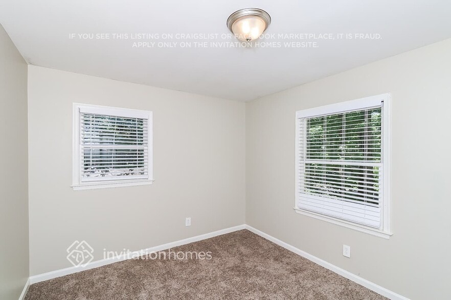 Building Photo - 430 Karen Dr