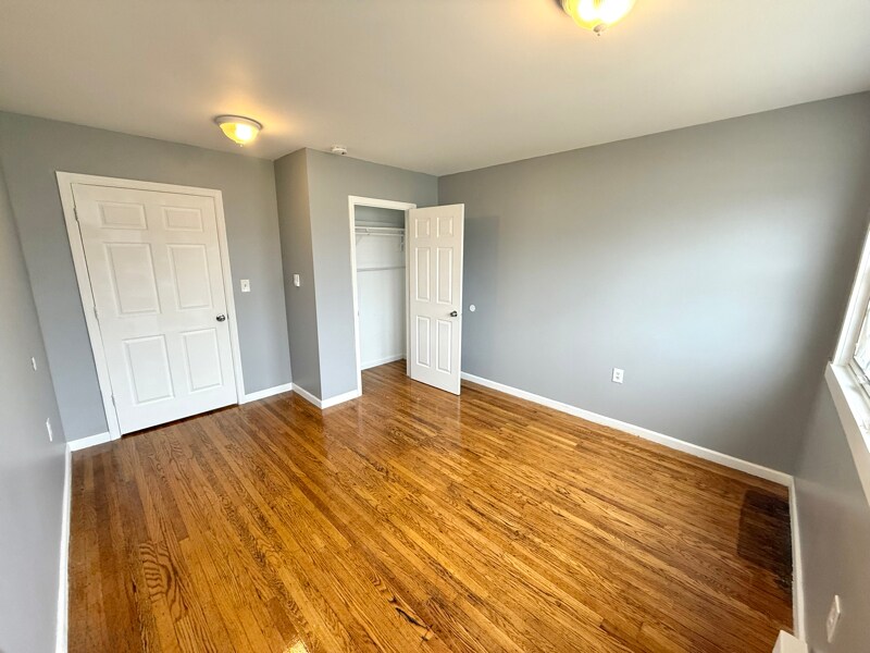 Building Photo - 426 3rd Ave