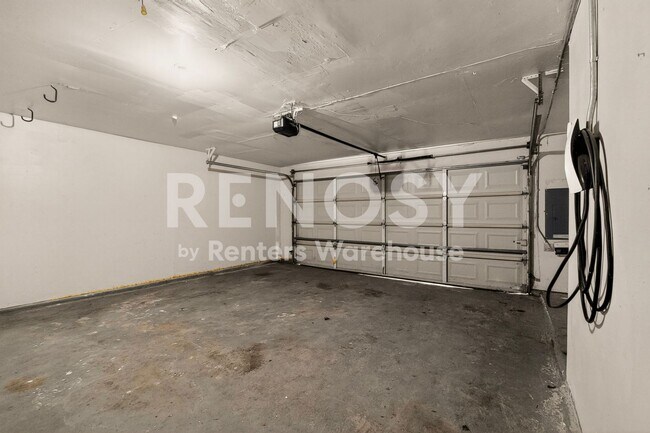 Building Photo - 913 Overdowns Dr