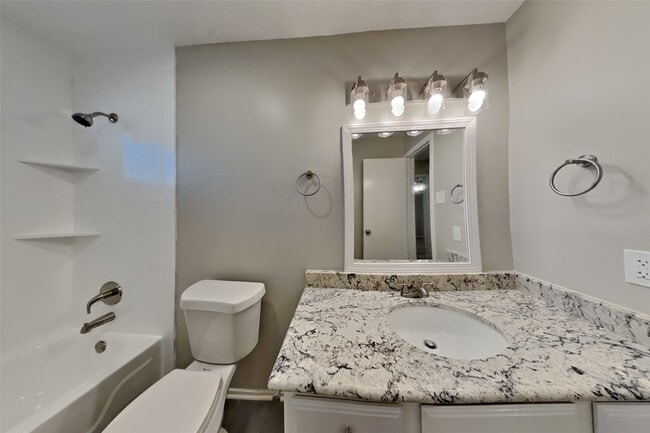 Building Photo - 2007 Barronett Bend