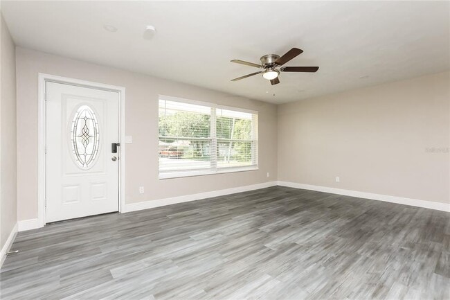 Building Photo - 459 Hammock Ln