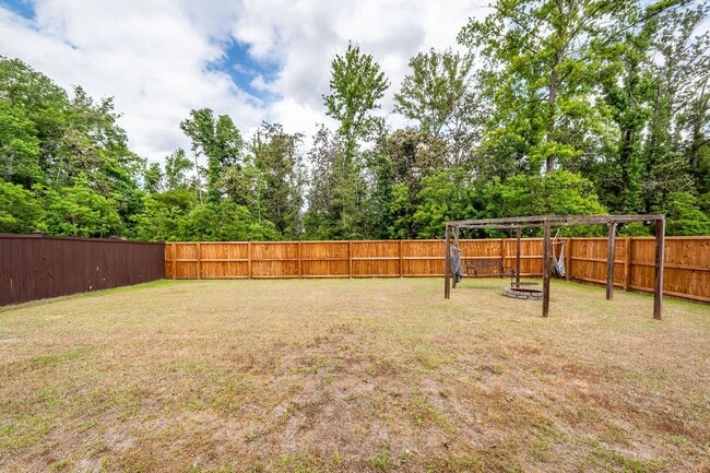 Building Photo - 3 Bedroom, 2.5 Bathroom Home in Hunters Bend - Ladson