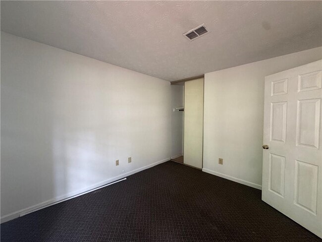 Building Photo - 2215 Laurel Mill Way