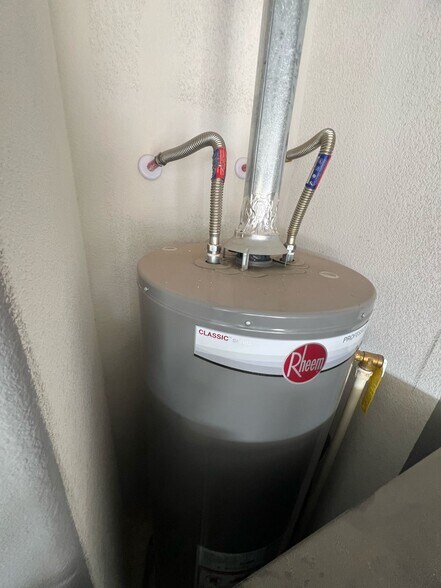 Building Photo - 803 Founders Rd