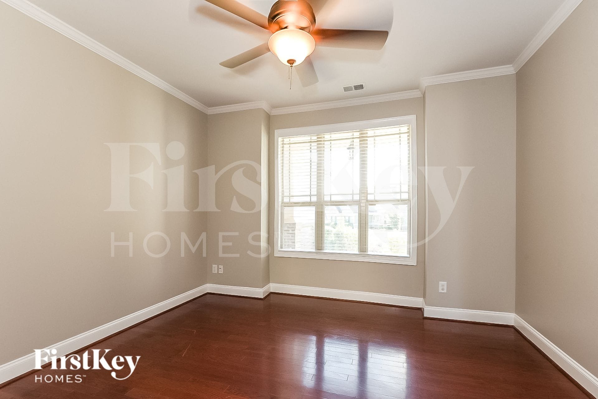 Building Photo - 16 Cedar Way