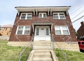 Building Photo - 221 Sterrett St