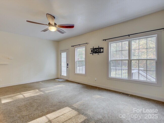 Building Photo - 4405 Sugar Cane Ct