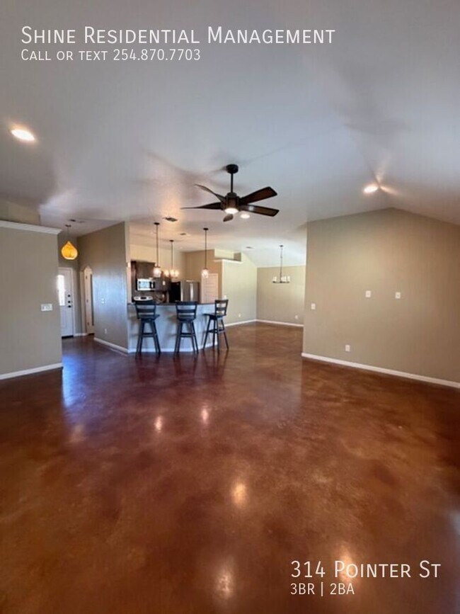 Building Photo - 314 Pointer St