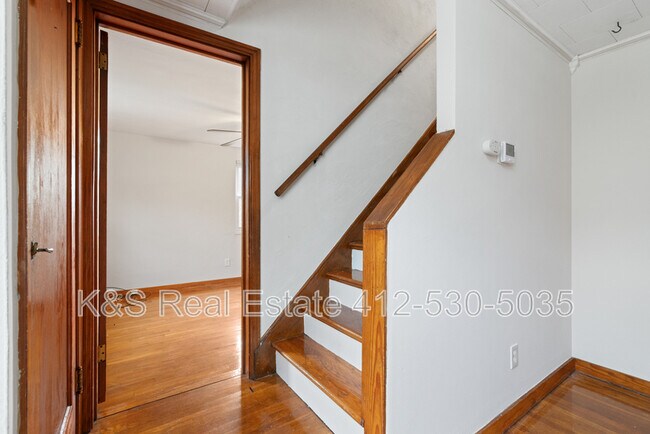 Building Photo - 136 Lynnwood Dr