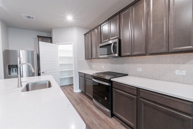 Building Photo - 2838 Dell Hollow Dr