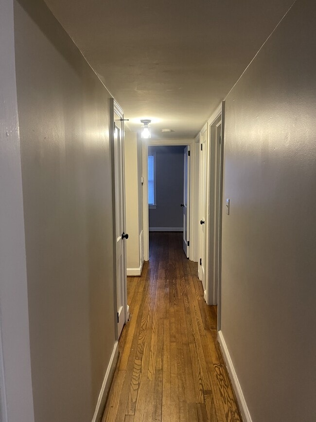 Building Photo - 1207 N Elam Ave