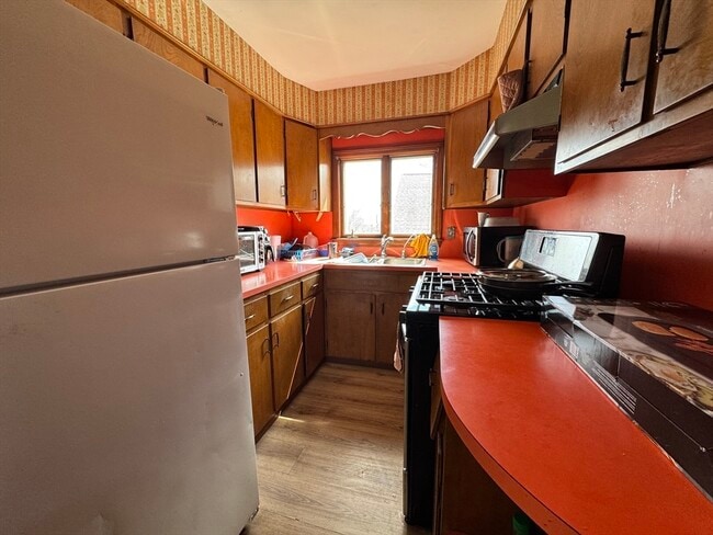 Building Photo - 631 Walnut St