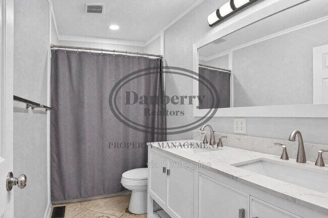 Building Photo - 6051 Graystone Dr