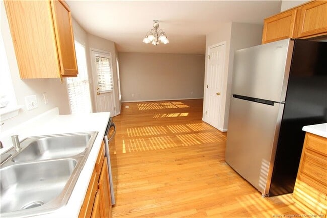 Building Photo - 101 Lake Meadow Dr