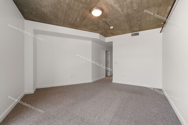 Building Photo - The Civic | 11th Floor 2BD/2BA with Stunning Portland Views, Free Parking and Free Utilities!
