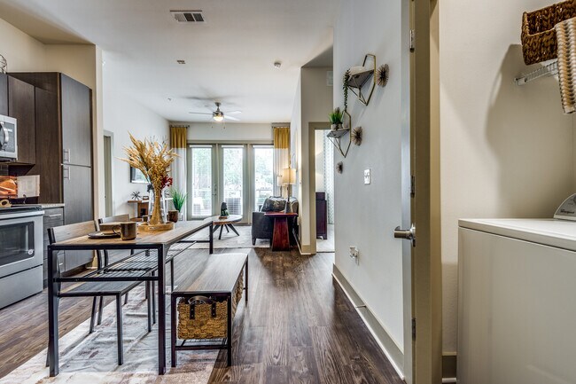 Building Photo - Ask About Our Multiple Specials – You Could Save Big!