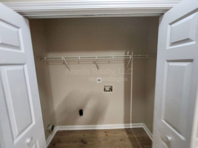 Building Photo - 2284 Coach Way