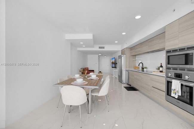 Building Photo - 6620 Indian Creek Dr