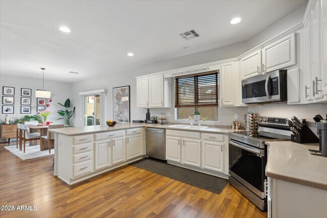 Building Photo - 5210 N 16th Dr