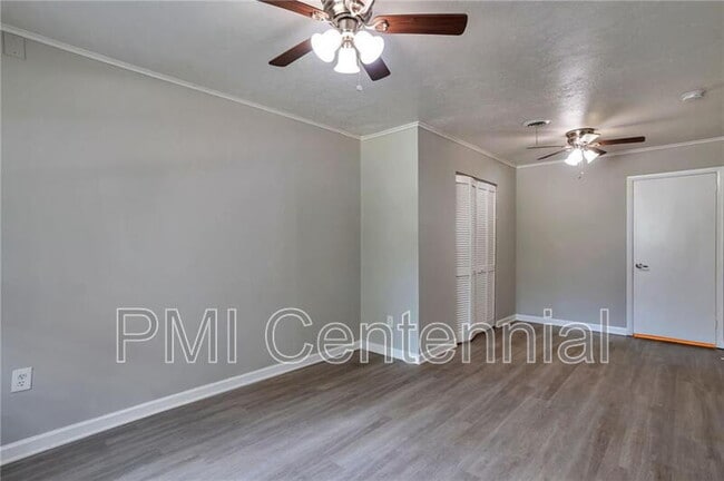 Building Photo - 484 Evergreen Dr