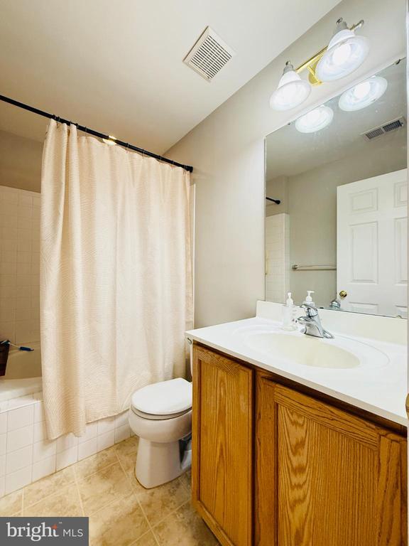 Building Photo - 47 Peppermint Dr