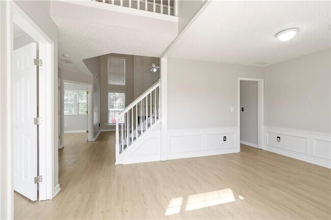 Building Photo - 3431 Chastain Glen Ln NE