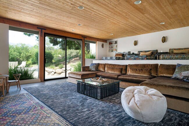Building Photo - 901 Crater Camp Dr