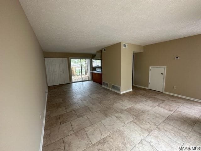 Building Photo - 23 Crestwood Ct