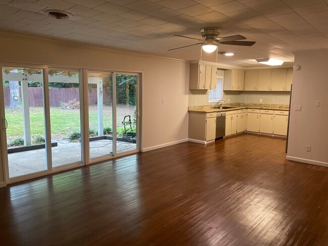 Building Photo - 6220 Ridge Rd