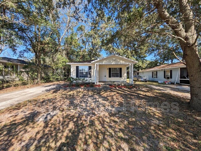 Building Photo - 1747 W 42nd St