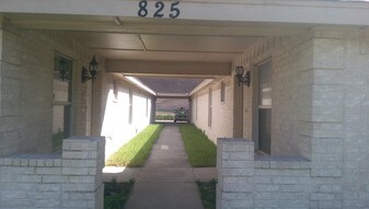 Building Photo - 825 W Bronze Dr