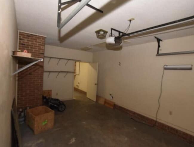 Building Photo - 1415 Texas Square
