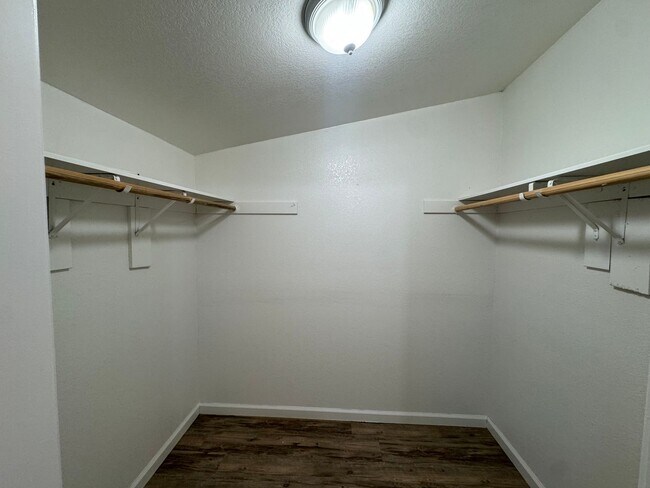 Building Photo - 2 bedroom, 1 bathroom home located in a desirable downtown Sparks  * Lesley Reilly Property *