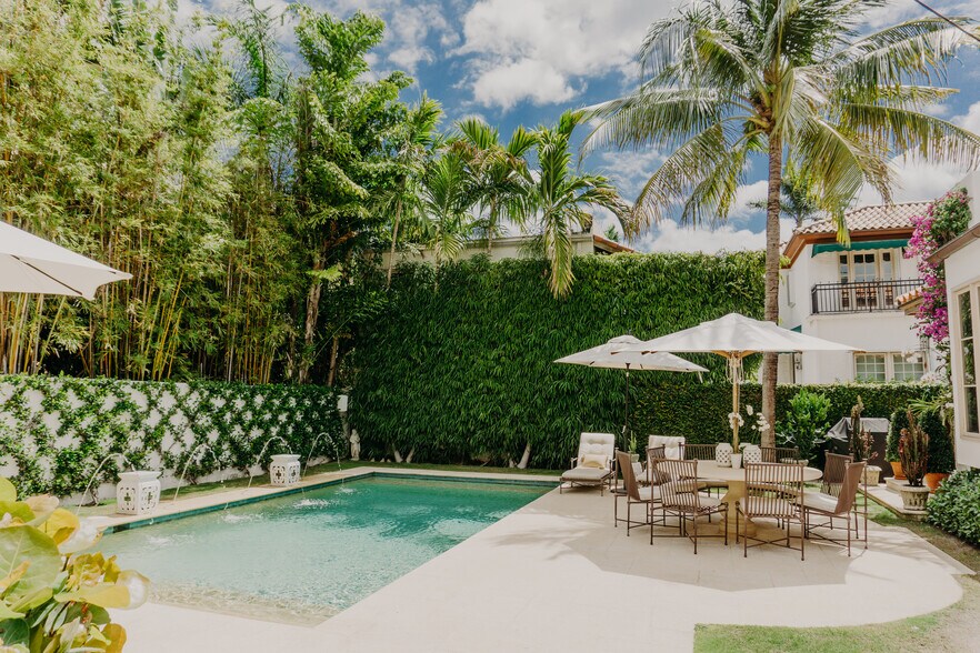 Pool area - 213 E Lakewood Rd