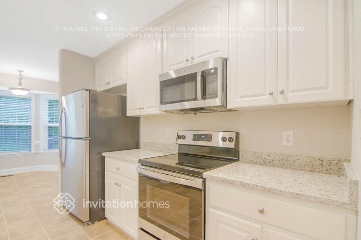 Building Photo - 152 Saleen Dr